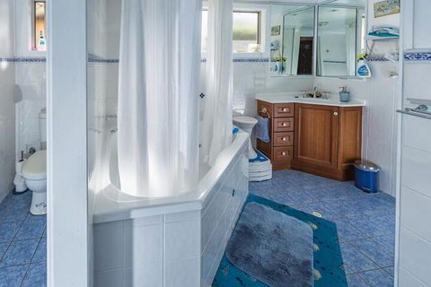 Boonah Hilltop Cottage - New Castle Holiday 4