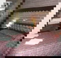 Bordertown Motel - New Castle Holiday