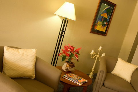 Rockhampton Plaza Hotel - New Castle Holiday 1