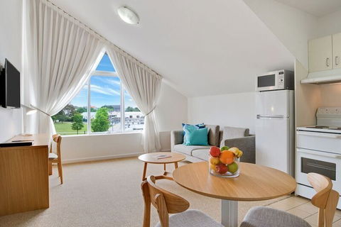 Williamstown Residences - New Castle Holiday 16