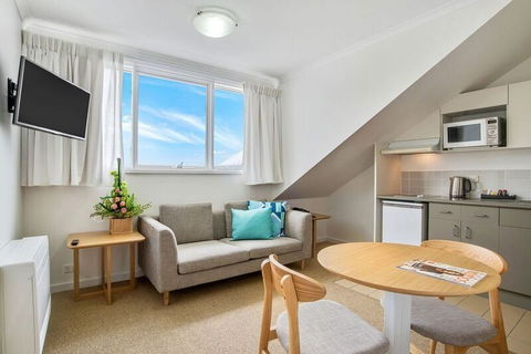 Williamstown Residences - New Castle Holiday 9
