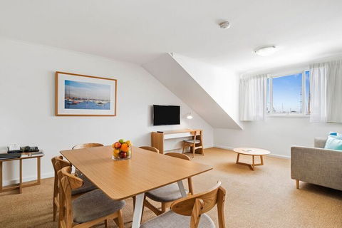 Williamstown Residences - New Castle Holiday 17