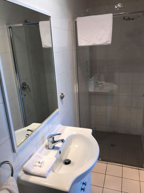 Guiding Star Hotel - New Castle Holiday 3