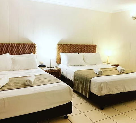 Pine Tree Motel - New Castle Holiday 1