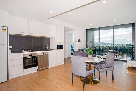 Arise Brisbane One - New Castle Holiday 10