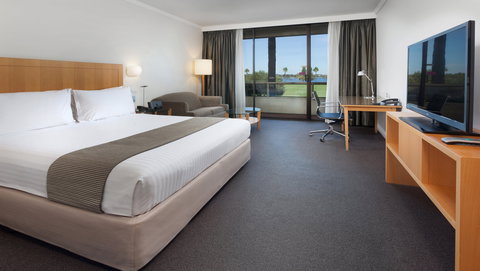 Crowne Plaza Perth - New Castle Holiday 5