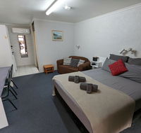 Abajaz Motor Inn - New Castle Holiday