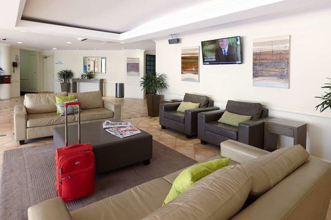 Central West End Apartments - New Castle Holiday 6