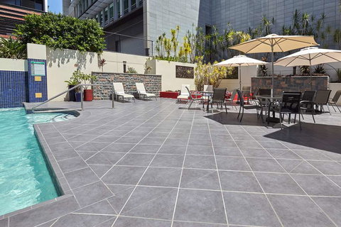 Central West End Apartments - New Castle Holiday 12