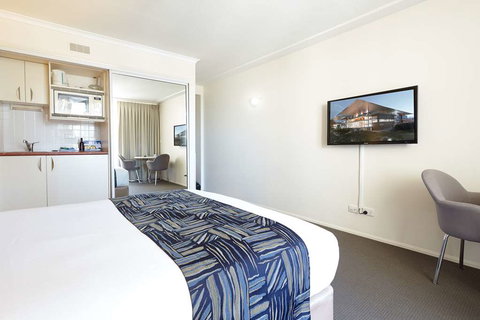 Central West End Apartments - New Castle Holiday 13