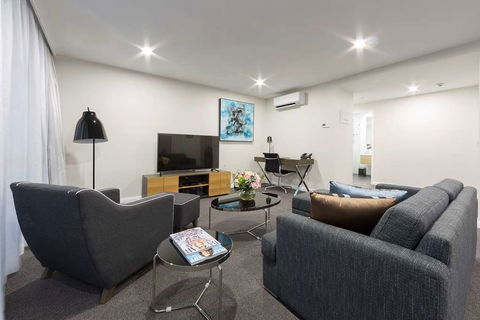 Avenue Hotel Canberra - New Castle Holiday 9