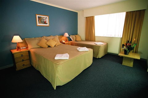 Mount Ommaney Hotel Apartments - New Castle Holiday 3