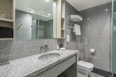 Mantra Tullamarine Hotel - New Castle Holiday 6