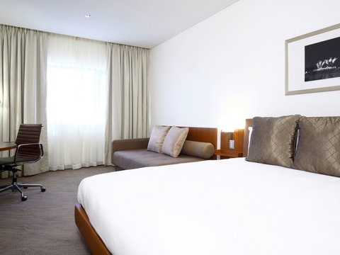 Novotel Canberra - New Castle Holiday 0