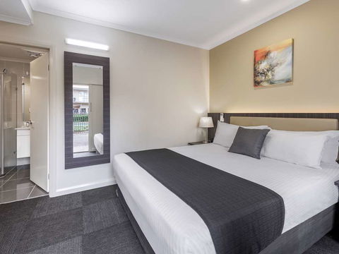 Quality Hotel Melbourne Airport - New Castle Holiday 5