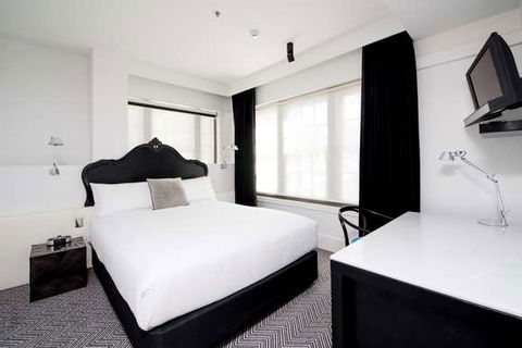 Peppers Gallery Hotel, Canberra - New Castle Holiday 4