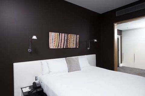 Peppers Gallery Hotel, Canberra - New Castle Holiday 7