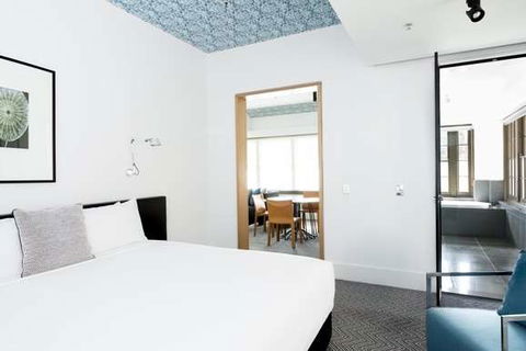Peppers Gallery Hotel, Canberra - New Castle Holiday 12