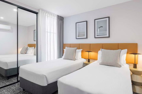 Punthill Essendon North - New Castle Holiday 3