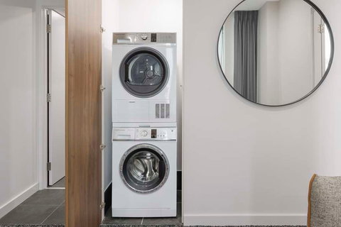 Punthill Essendon North - New Castle Holiday 17