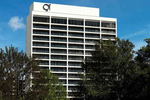 QT Canberra - New Castle Holiday 0