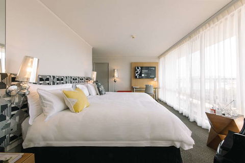 QT Canberra - New Castle Holiday 6