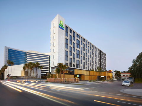Holiday Inn Express Sydney Airport - New Castle Holiday 0