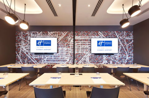 Holiday Inn Express Sydney Airport - New Castle Holiday 10