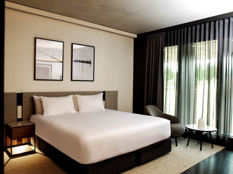 A By Adina Canberra - New Castle Holiday 7