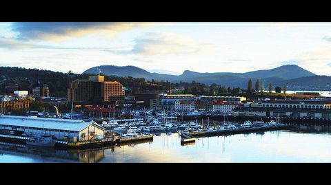 Lenna Of Hobart - New Castle Holiday 0