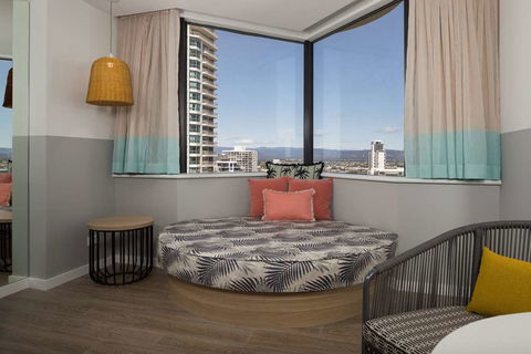 QT Gold Coast - New Castle Holiday 5