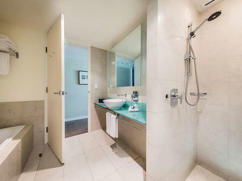 PARKROYAL Melbourne Airport - New Castle Holiday 5