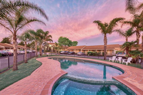 Best Western Airport Motel & Conv Ctr - New Castle Holiday 4