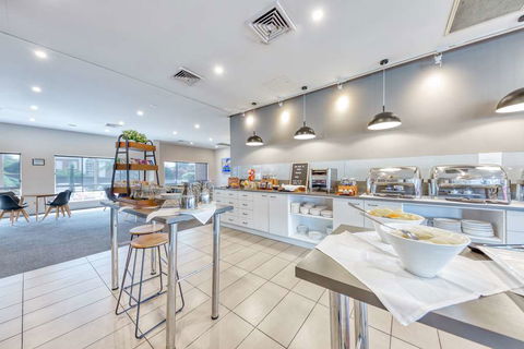 Best Western Airport Motel & Conv Ctr - New Castle Holiday 5