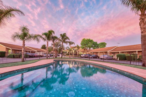 Best Western Airport Motel & Conv Ctr - New Castle Holiday 7