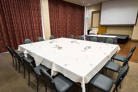 Best Western Airport Motel & Conv Ctr - New Castle Holiday 9