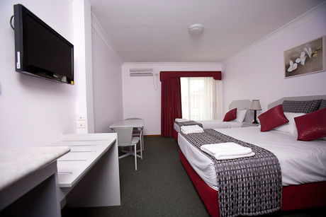 Hume Villa Motor Inn - New Castle Holiday 1
