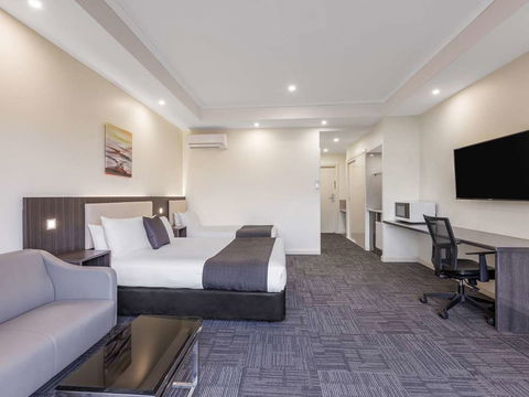 Quality Hotel Melbourne Airport - New Castle Holiday 8