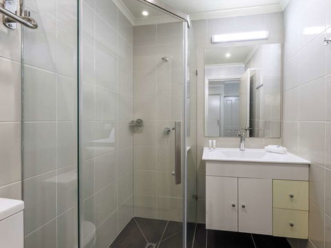 Quality Hotel Melbourne Airport - New Castle Holiday 13