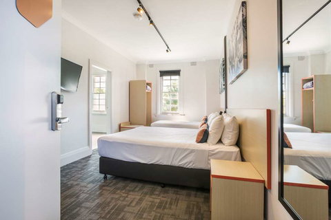 Nightcap at Regents Park Hotel - New Castle Holiday 5