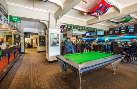 Nightcap at Regents Park Hotel - New Castle Holiday 7