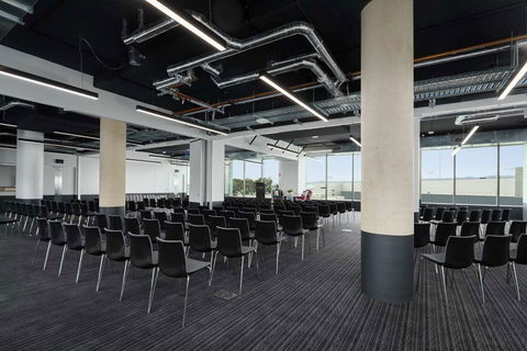 Atura Adelaide Airport - New Castle Holiday 17