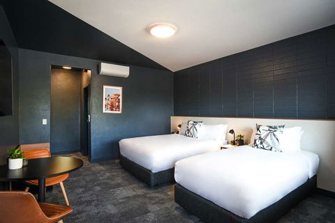 HotelMOTEL - New Castle Holiday 7