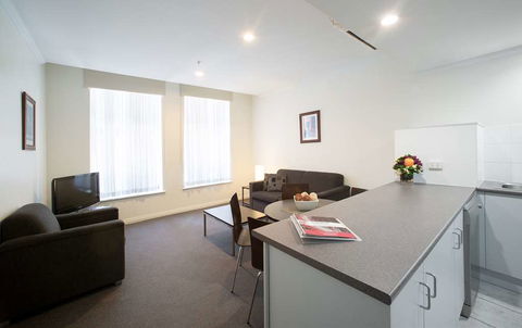 Franklin Central Apartments - New Castle Holiday 2