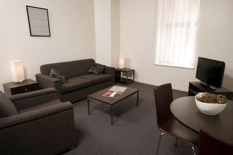Franklin Central Apartments - New Castle Holiday 5