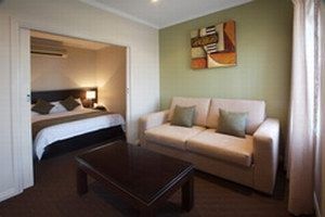 Frome Apartments - New Castle Holiday 4