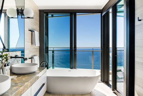 Langham, Gold Coast & Jewel Residences - New Castle Holiday 5