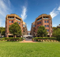 Amora Hotel Riverwalk Melbourne - New Castle Holiday