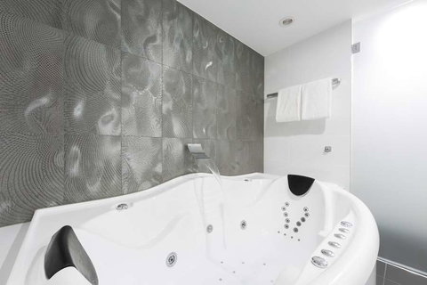 Avenue Hotel Canberra - New Castle Holiday 3