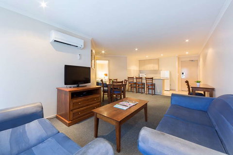 Canberra Parklands Central - New Castle Holiday 3